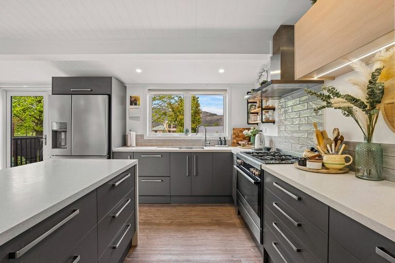 Photo of property in 12 Shale Court, Cromwell, 9310