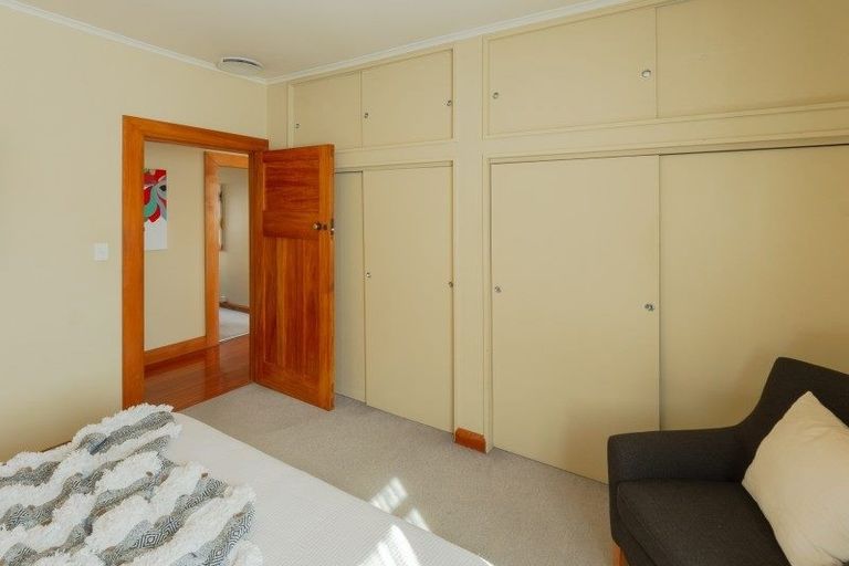 Photo of property in 1 Edge Hill, Mount Victoria, Wellington, 6011