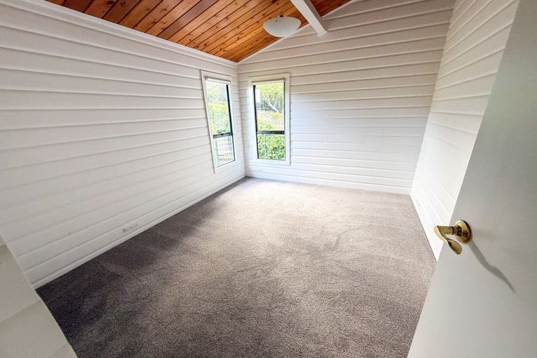 Photo of property in 8 Ngahere Views, Orewa, 0931