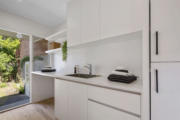 Photo of property in 1/240 Hurstmere Road, Takapuna, Auckland, 0622