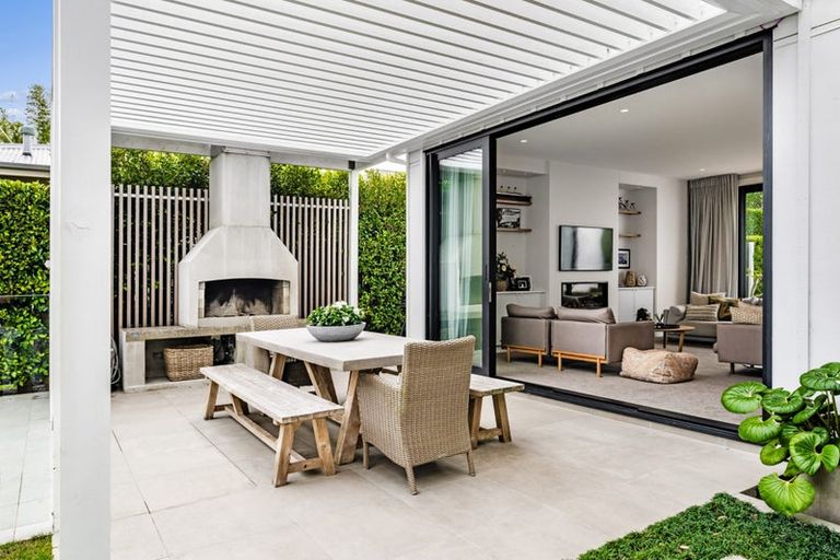 Photo of property in 71a Ngataringa Road, Devonport, Auckland, 0624