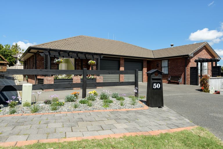 Photo of property in 50 La Colina Place, Bethlehem, Tauranga, 3110