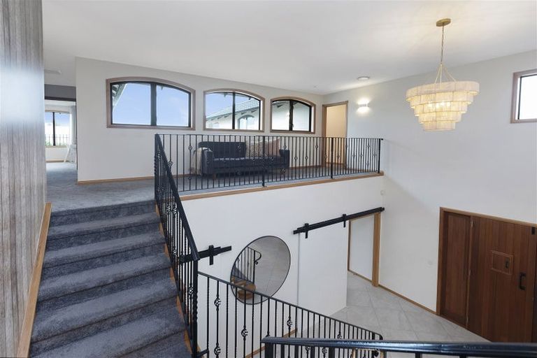 Photo of property in 12 Taunton Green, Papanui, Christchurch, 8052