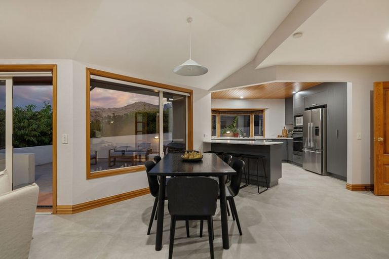 Photo of property in 732 Peninsula Road, Kelvin Heights, Queenstown, 9300