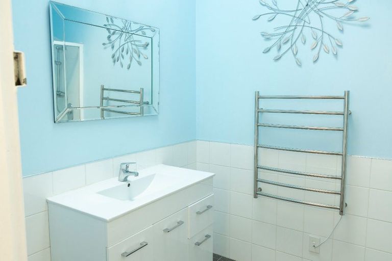 Photo of property in 20 Adderley Terrace, Ravensbourne, Dunedin, 9022