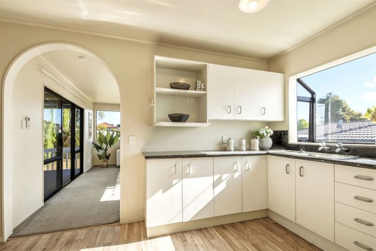 Photo of property in 22 Janese Place, Weymouth, Auckland, 2103