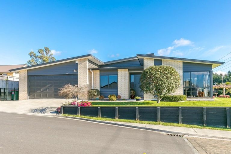 Photo of property in 2 Ruske Place, Grandview Heights, Hamilton, 3200