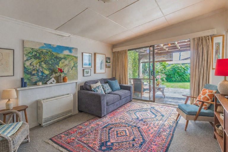 Photo of property in 6 Waimarie Avenue, Paraparaumu, 5032