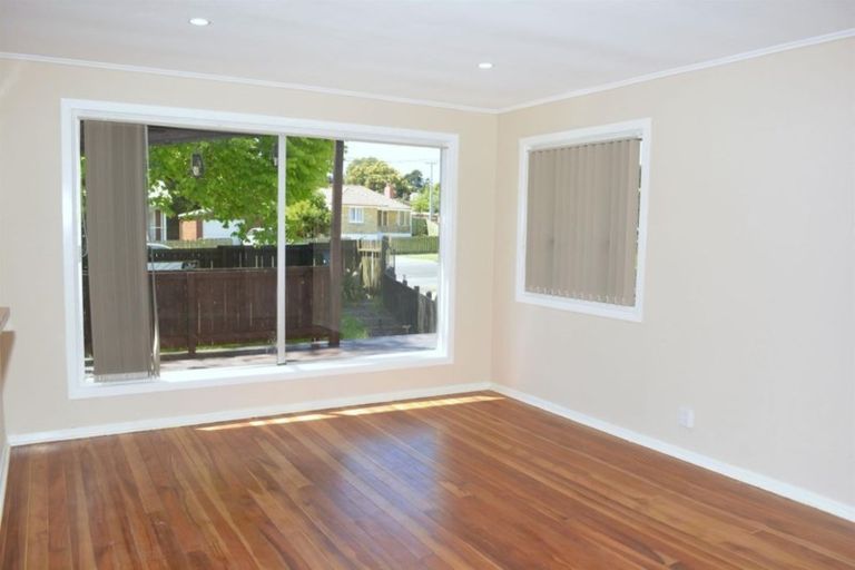 Photo of property in 52a Youngs Road, Papakura, 2110