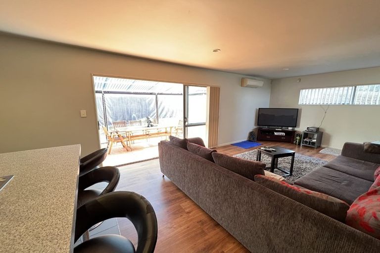 Photo of property in 31 Carento Way, Stanmore Bay, Whangaparaoa, 0932