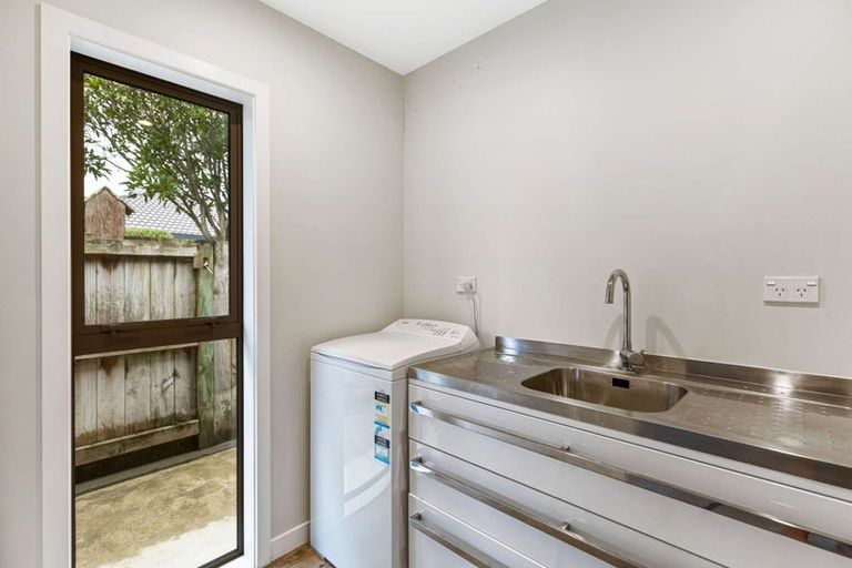 Photo of property in 16 Kilsby Place, Levin, 5510