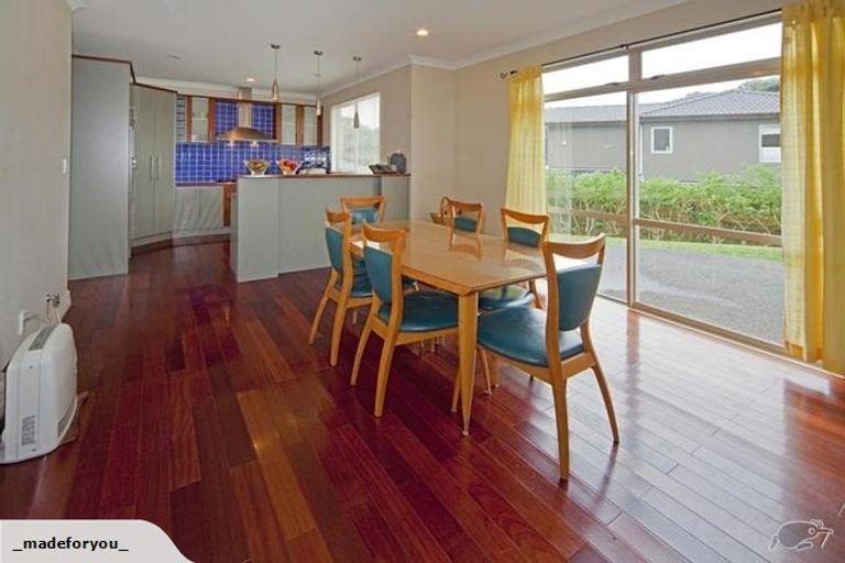 Photo of property in 24 George Deane Place, Greenhithe, Auckland, 0632