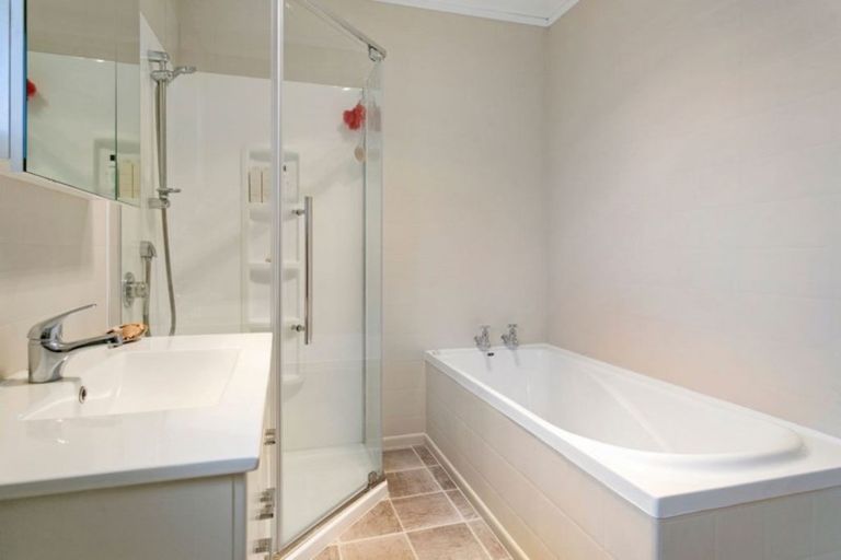 Photo of property in 144 Victoria Street, Cambridge, 3434