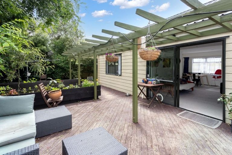 Photo of property in 2/9 Braemar Place, Avonside, Christchurch, 8061