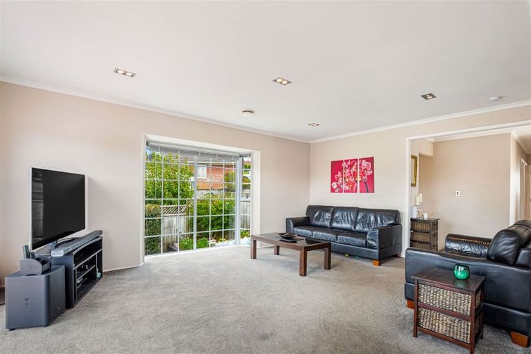 Photo of property in 4/26a Sunnynook Road, Sunnynook, Auckland, 0620