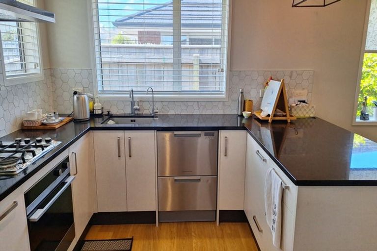 Photo of property in 18 Poulson Grove, Trentham, Upper Hutt, 5018