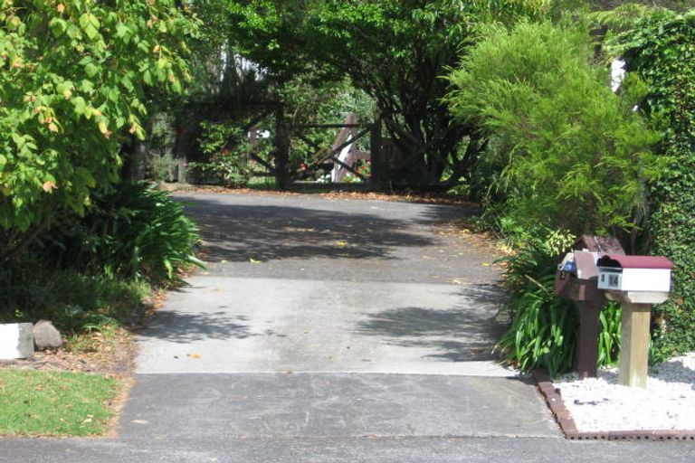 Photo of property in 2/14 Cezanne Place, New Lynn, Auckland, 0600