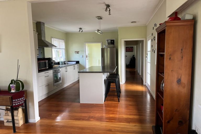 Photo of property in 21 Koromiko Street, New Lynn, Auckland, 0600