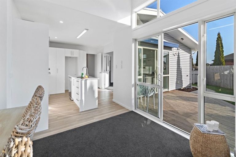 Photo of property in 30 Harrys Way, Redwood, Christchurch, 8051