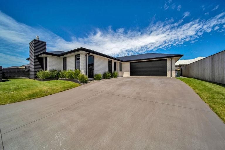 Photo of property in 3 Roy Johns Way, Bell Block, New Plymouth, 4312