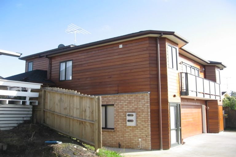 Photo of property in 117 Gossamer Drive, Pakuranga Heights, Auckland, 2010