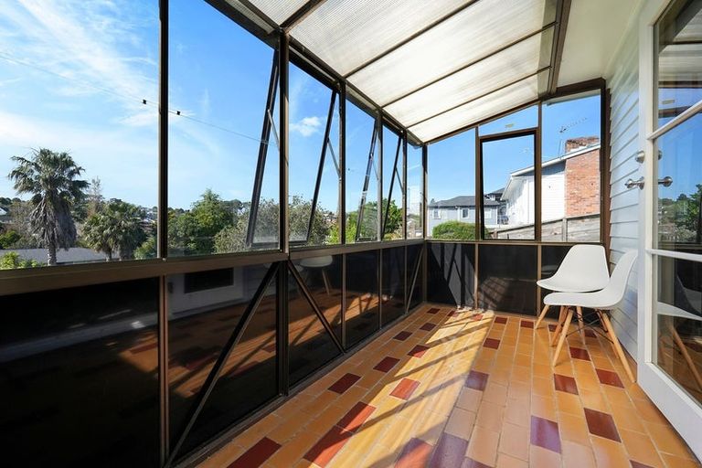 Photo of property in 23 Linwood Avenue, Forrest Hill, Auckland, 0620