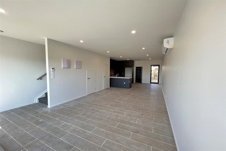 Photo of property in 27 Aramata Road, Papakura, 2110