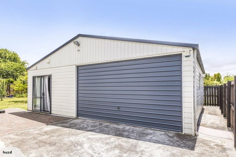 Photo of property in 14 Sharivari Place, Conifer Grove, Takanini, 2112