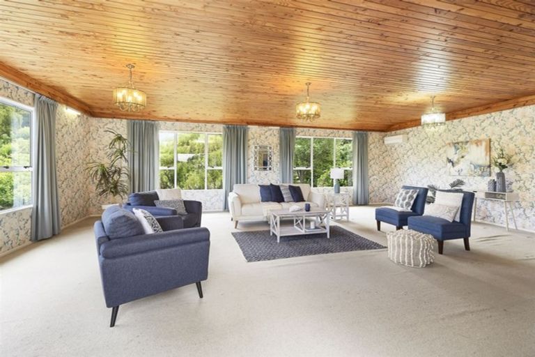 Photo of property in 298a Paekakariki Hill Road, Paekakariki Hill, Porirua, 5381