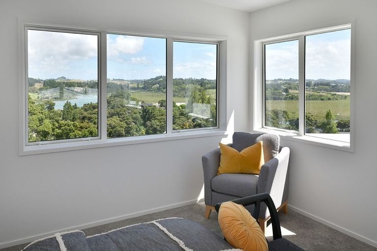 Photo of property in 299 Whangaparaoa Road, Red Beach, 0932