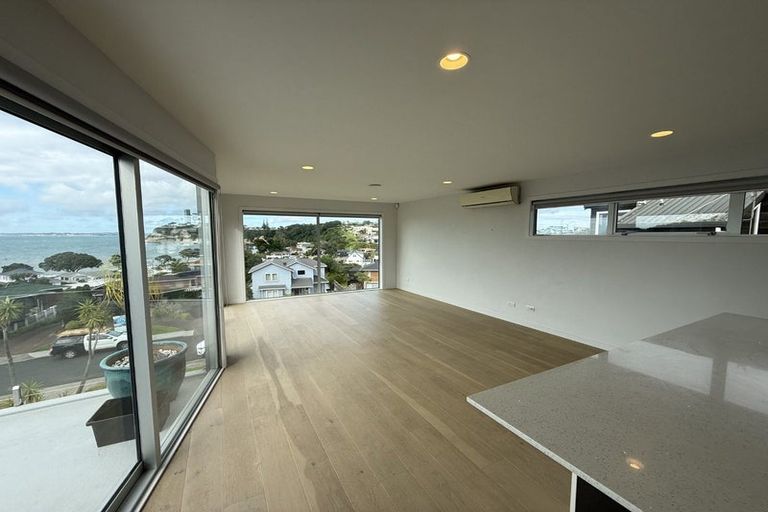 Photo of property in 18 Zita Avenue, Matakatia, Whangaparaoa, 0930