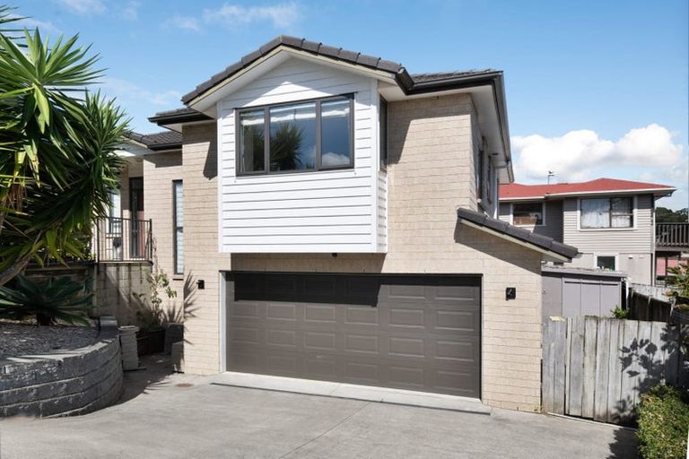 Photo of property in 2 Bangla Place, Massey, Auckland, 0614