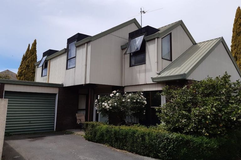 Photo of property in 1/25 Wadeley Road, Ilam, Christchurch, 8041