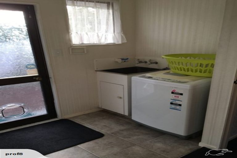 Photo of property in 180 Mangorei Road, Merrilands, New Plymouth, 4312