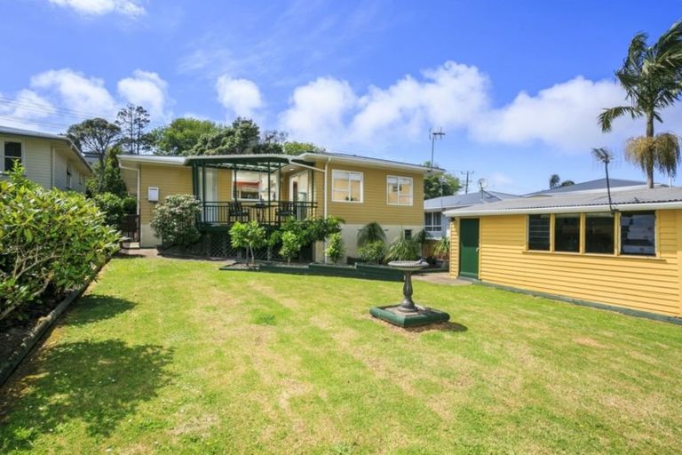 Photo of property in 66 Lake Road, Northcote, Auckland, 0627