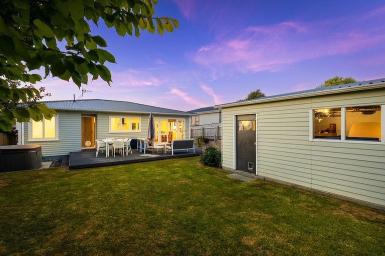 Photo of property in 38 Gray Avenue, Paraparaumu Beach, Paraparaumu, 5032