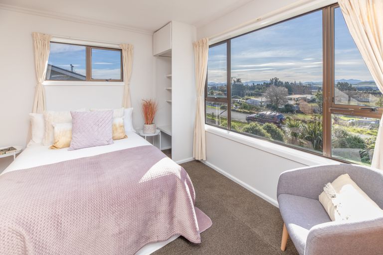 Photo of property in 19 Oxford Street, Waikari, 7420