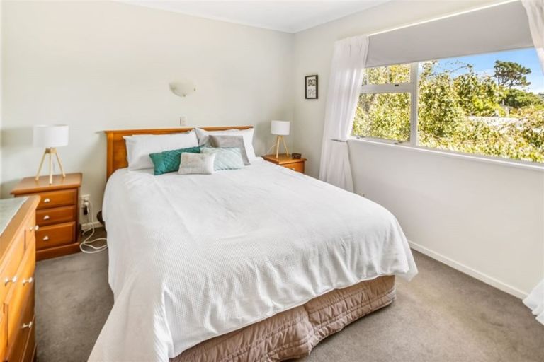 Photo of property in 97 Stewart Drive, Newlands, Wellington, 6037