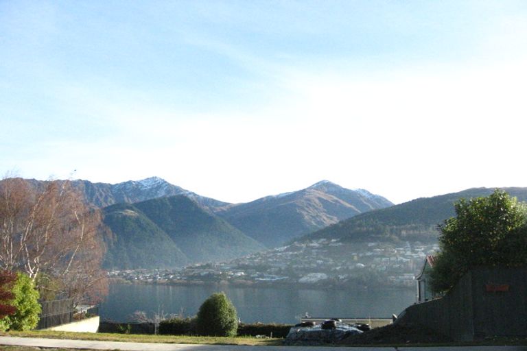 Photo of property in 24 Oregon Drive, Kelvin Heights, Queenstown, 9300