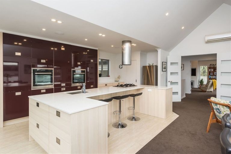 Photo of property in 40 Pentonville Close, Westmorland, Christchurch, 8025