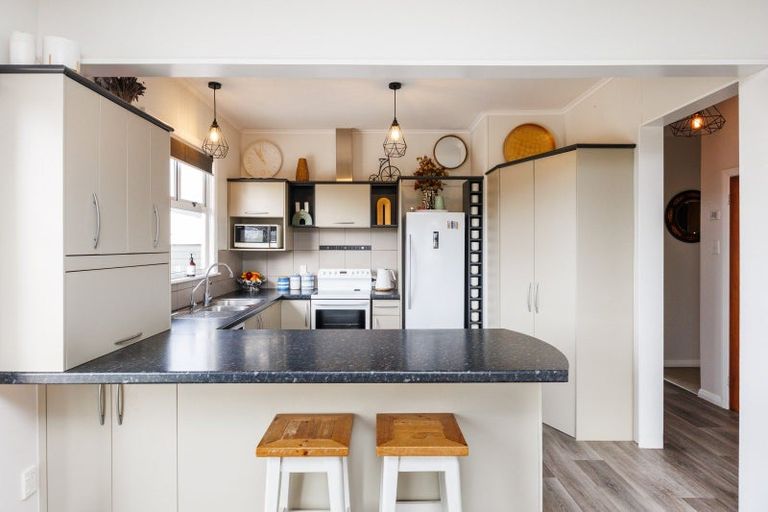 Photo of property in 2139 State Highway 3, Sanson, Palmerston North, 4479