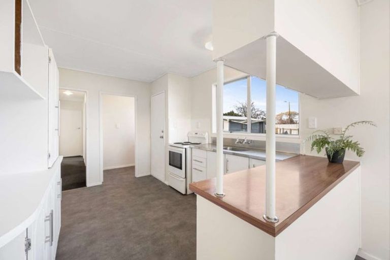 Photo of property in 17 Tait Drive, Greenmeadows, Napier, 4112