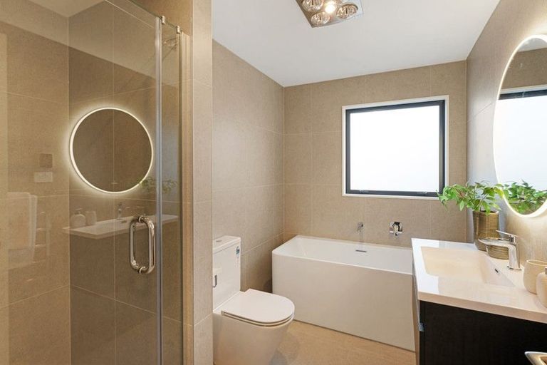 Photo of property in 12 Babos Avenue, Kumeu, 0810