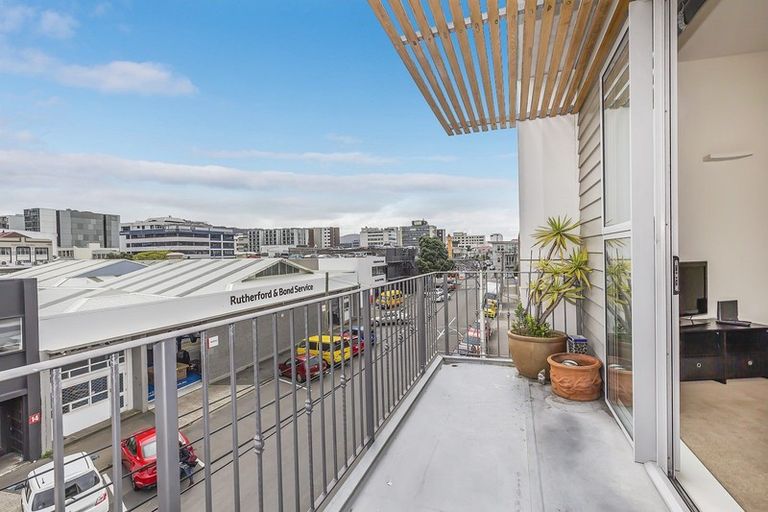 Photo of property in 17d Hania Street, Mount Victoria, Wellington, 6011