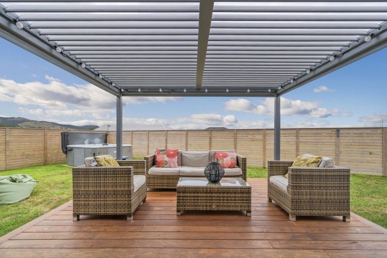 Photo of property in 7 Ronomor Place, Whitianga, 3510