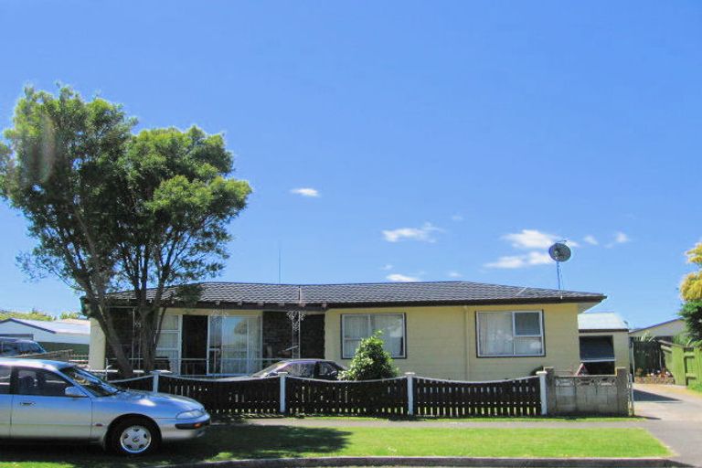 Photo of property in 4 Anita Grove, Riverdale, Gisborne, 4010