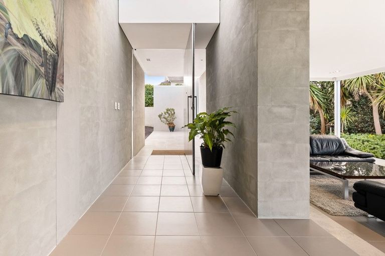 Photo of property in 37 Island View Drive, Gulf Harbour, Whangaparaoa, 0930