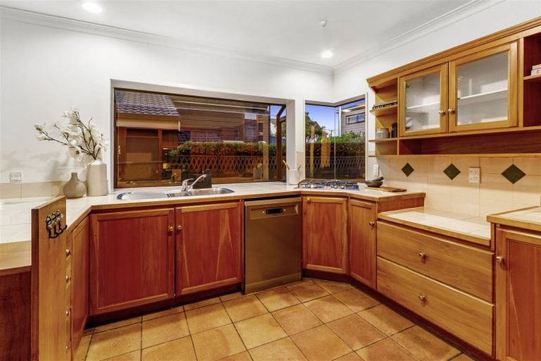 Photo of property in 44 Milford Road, Milford, Auckland, 0620