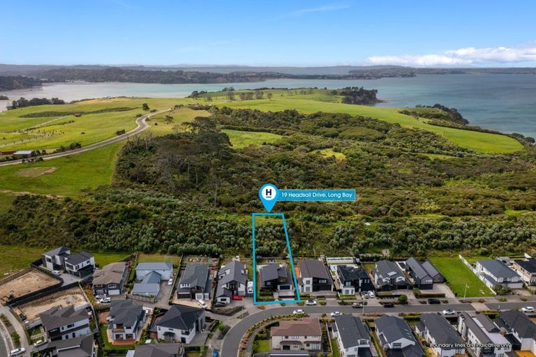 Photo of property in 19 Headsail Drive, Long Bay, Auckland, 0630