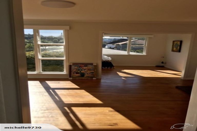 Photo of property in 44 Selwyn Crescent, Forrest Hill, Auckland, 0620